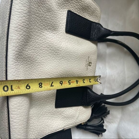 Kate Spade pebble leather beige and black shoulder bag with gold tone ac… - Picture 10 of 16
